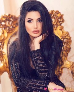 Read more about the article Discover The Allure And Beauty of Armenian Women